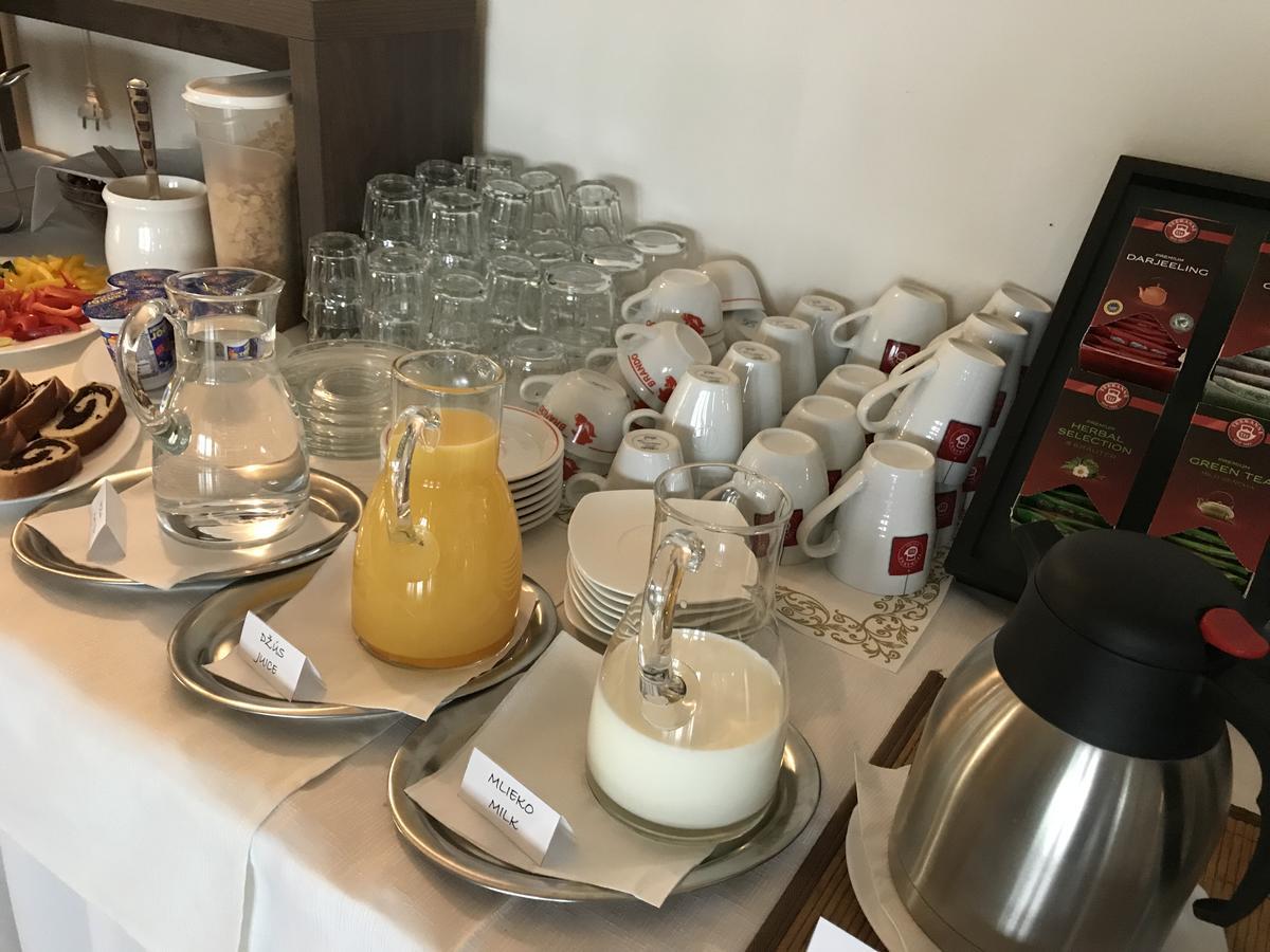 Bed & Breakfast Hotel Perla โนเว เมสโต นาด วาฮอม ภายนอก รูปภาพ